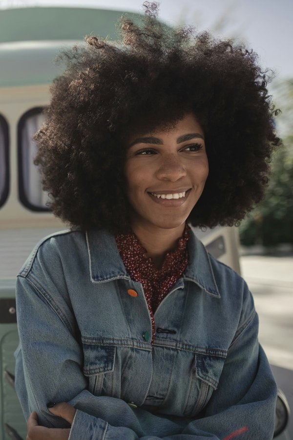 Comment choisir une veste en denim pour une silhouette athlétique?